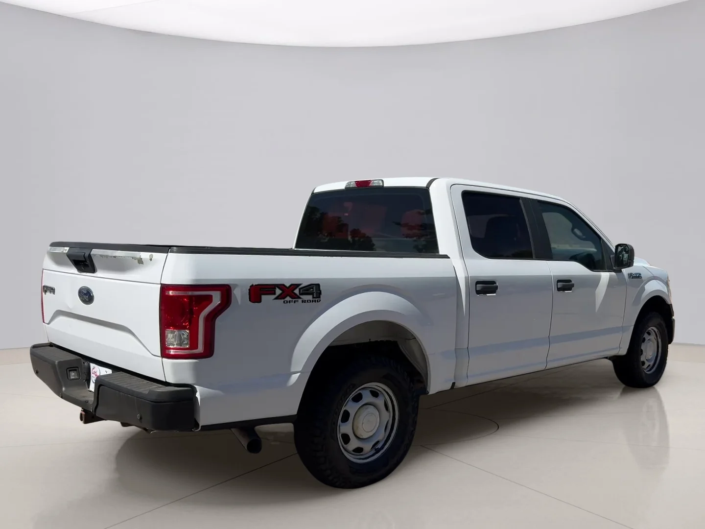 Used 2017 White Ford LARIAT SUPERCREW image 5