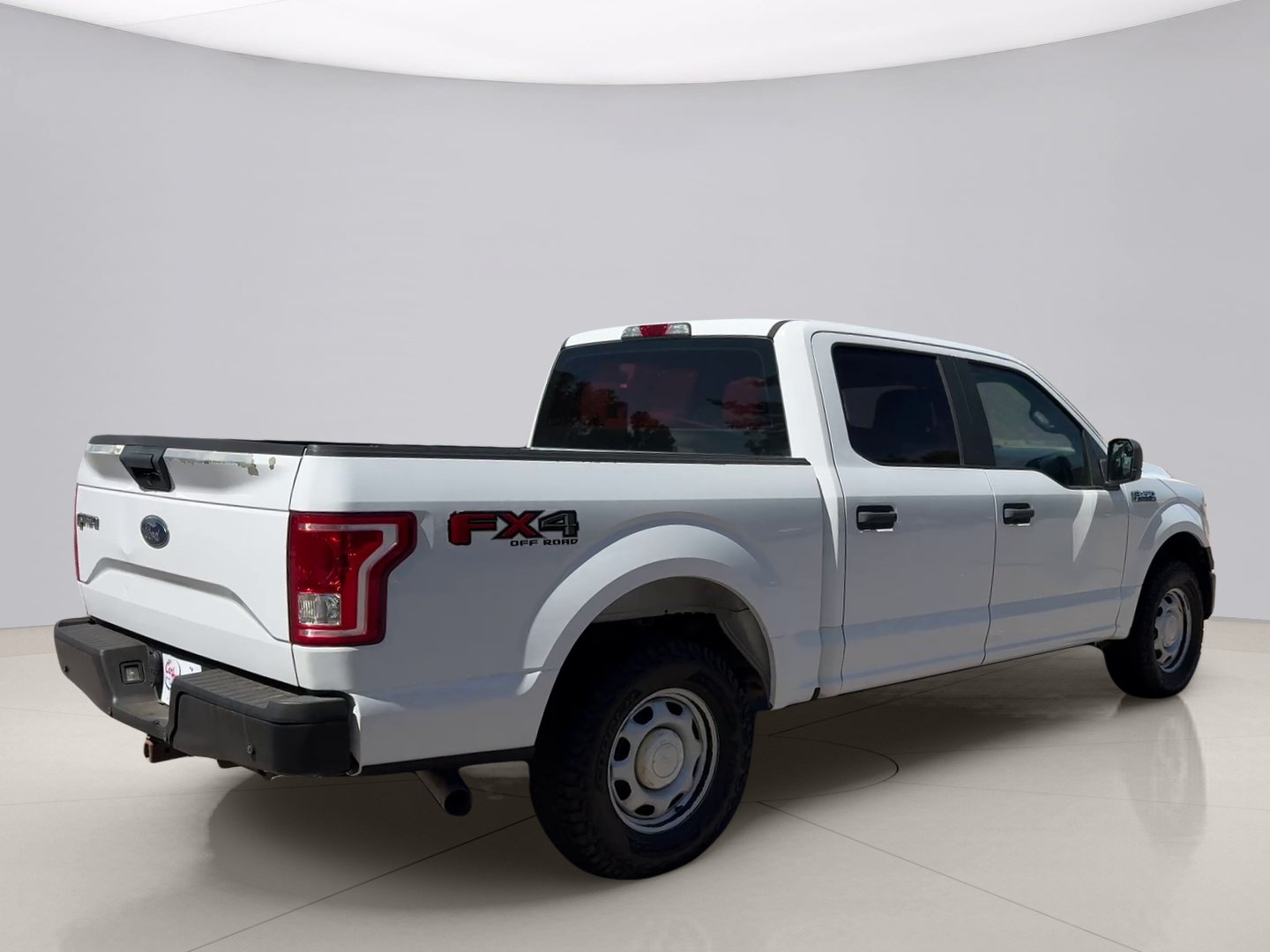 Used 2017 White Ford LARIAT SUPERCREW image 5