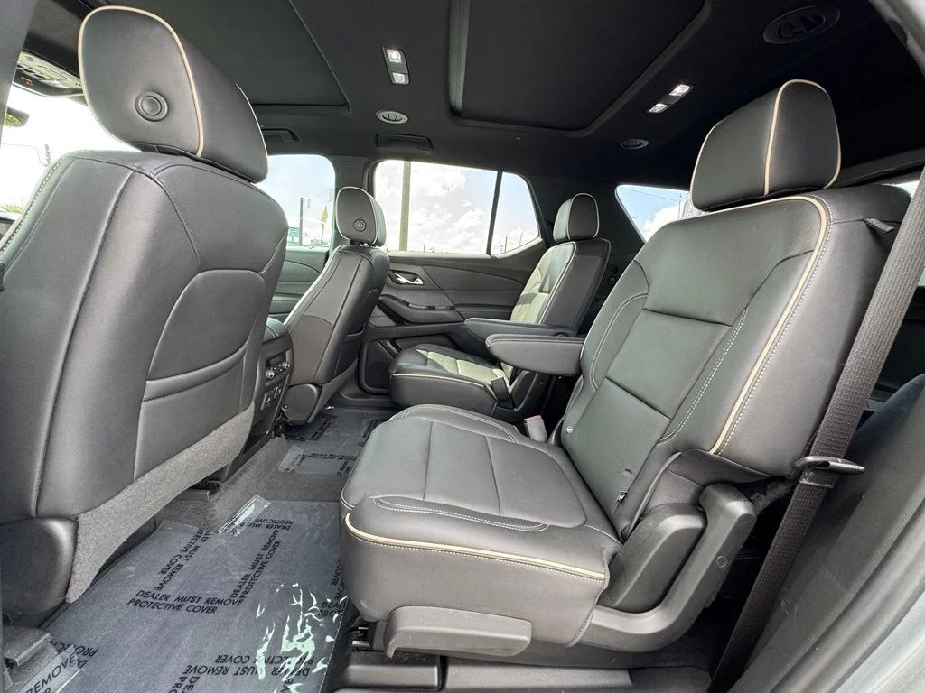 Used 2023 Gray Chevrolet Premier image 39