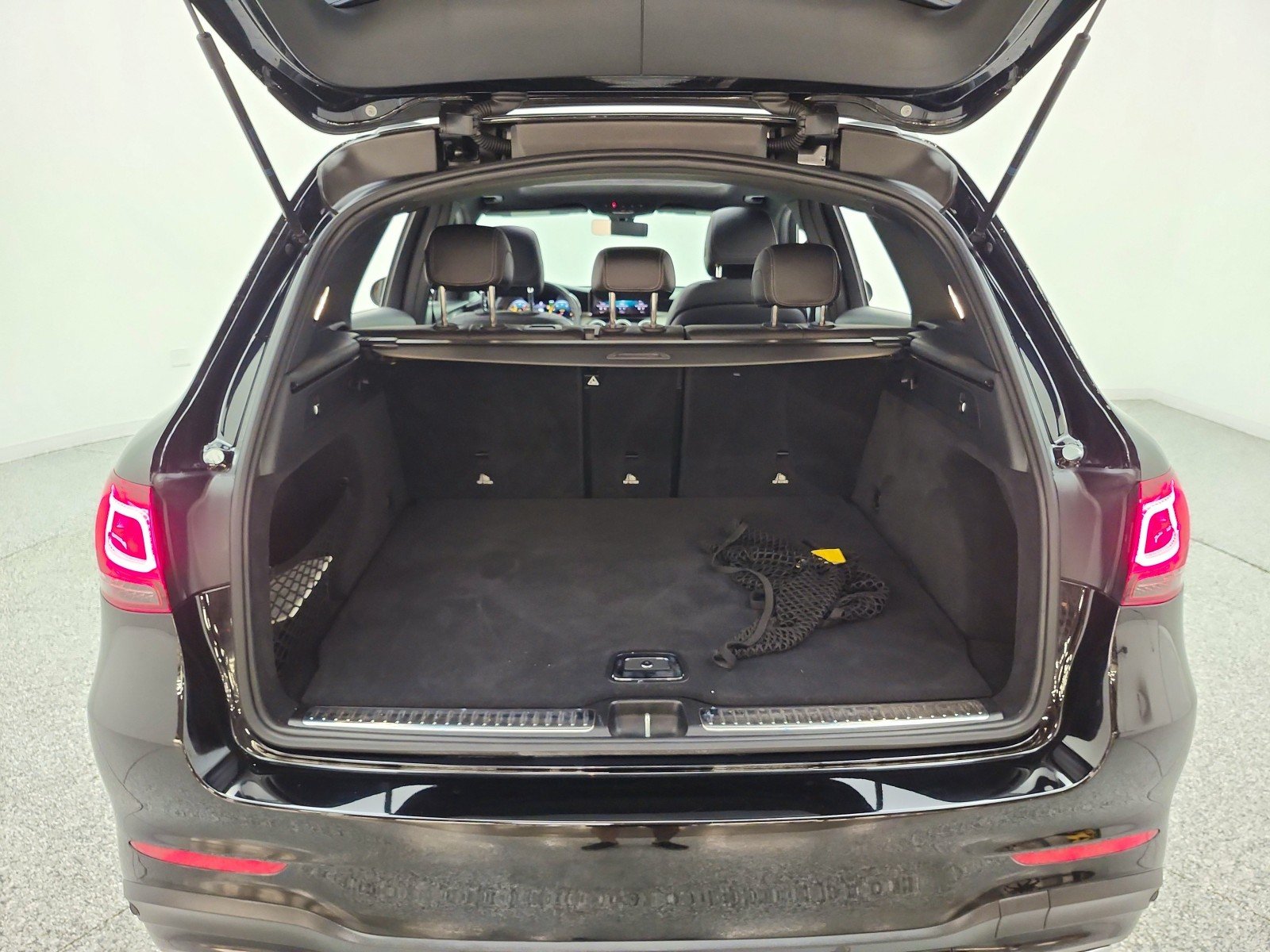 Used 2021 Black Mercedes-Benz GLC 300 SUV image 18