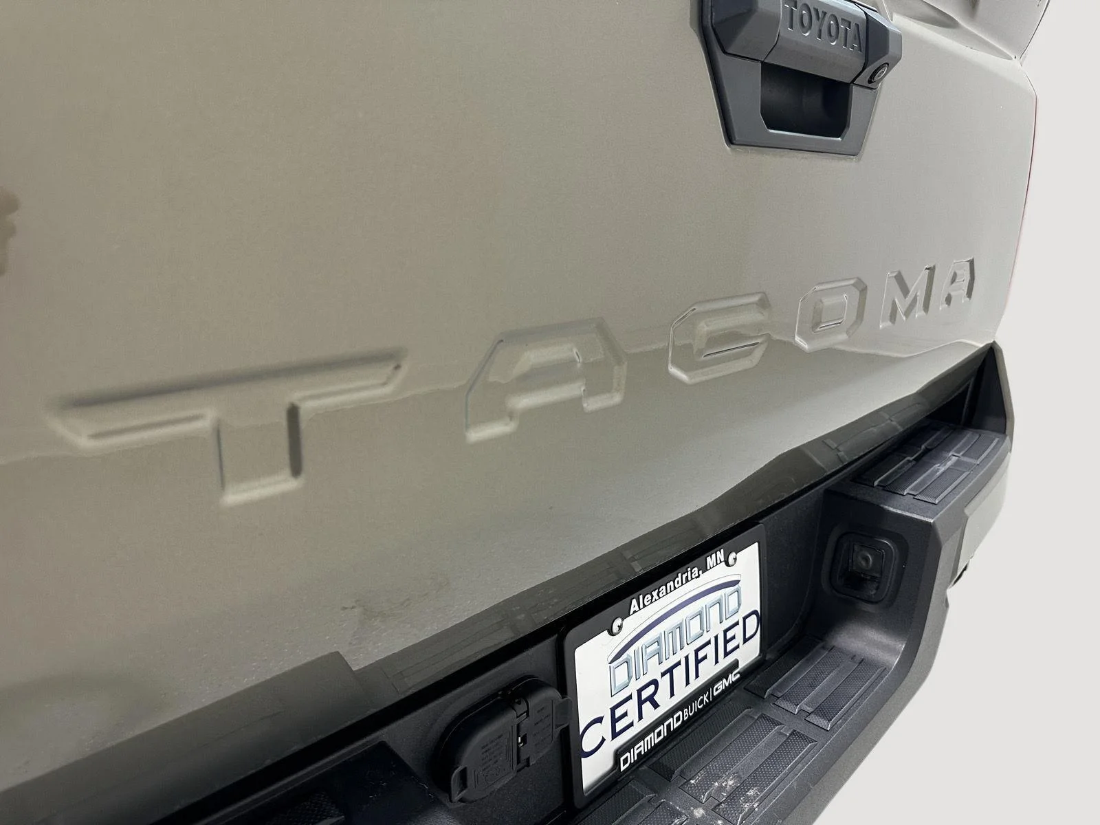 Used 2024 Bronze Oxide Toyota SR5 image 29