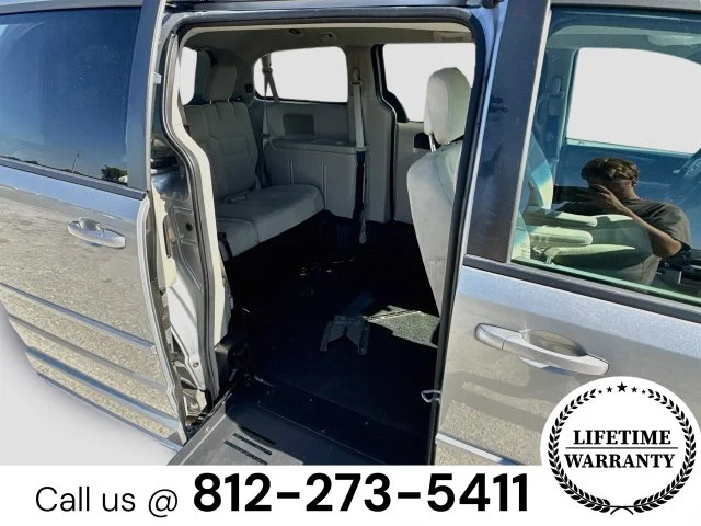 Used 2016 Silver Dodge SE image 25