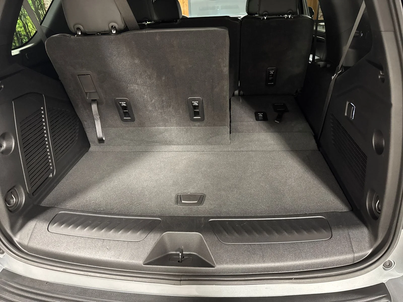 Used 2025 Gray Chevrolet LT image 26
