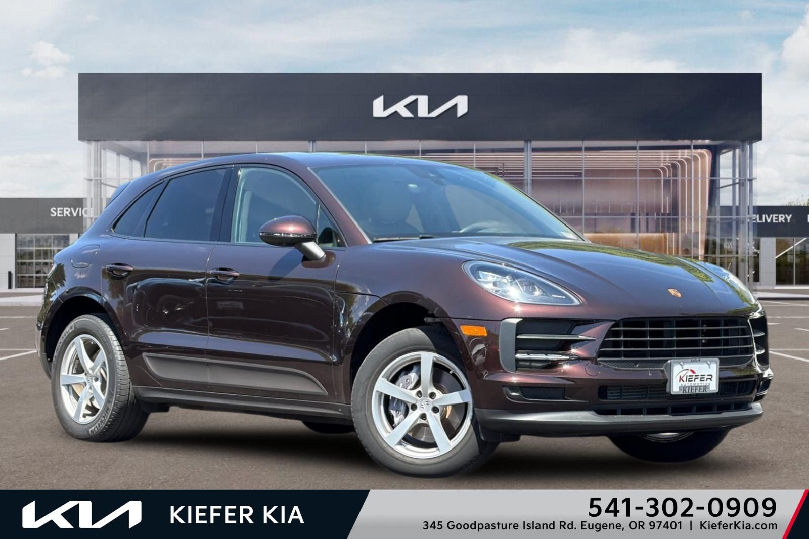 2021 Porsche Macan -'s photo