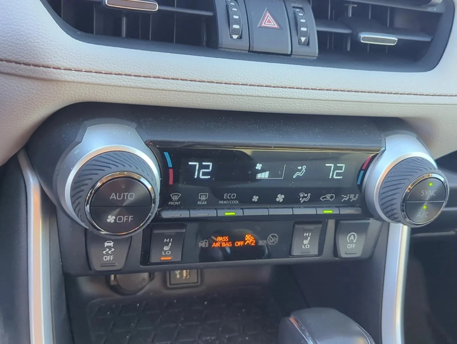 Used 2024 Wind Chill Pearl Toyota XLE Premium image 20