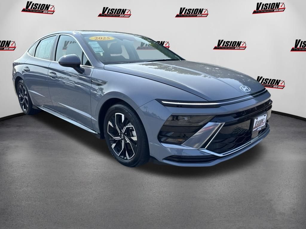 Used 2025 Blue Hyundai SEL image 3