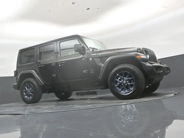 New 2026 Black Clear-Coat Exterior Paint Jeep 85th Anniversary Edition image 40
