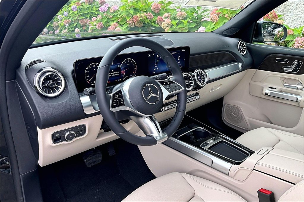 New 2026 Night Black Mercedes-Benz GLB 250 image 20