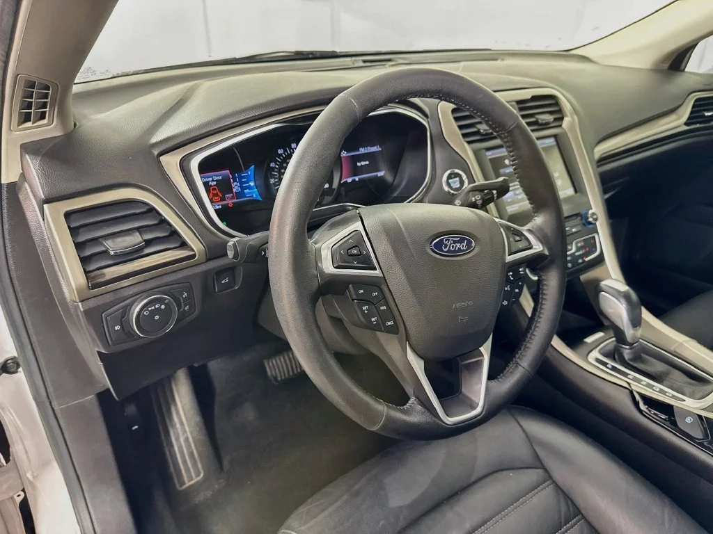 Used 2016 White Ford SE image 9