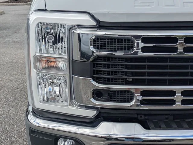 Certified Used 2025 Avalanche Ford XLT image 10
