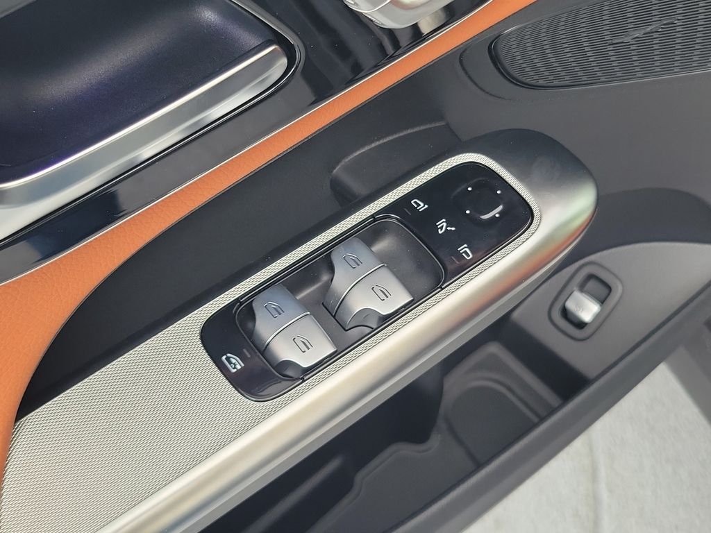 New 2026 Black Mercedes-Benz GLC 300 image 18