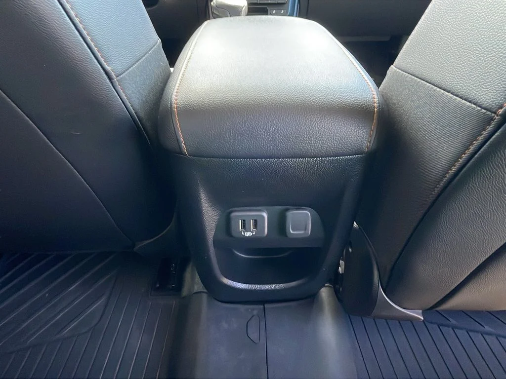 Used 2021 Black GMC AT4 w/Cloth image 18
