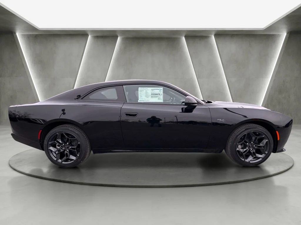 New 2026 Diamond Black Crystal Pearlcoat Dodge R/T image 2