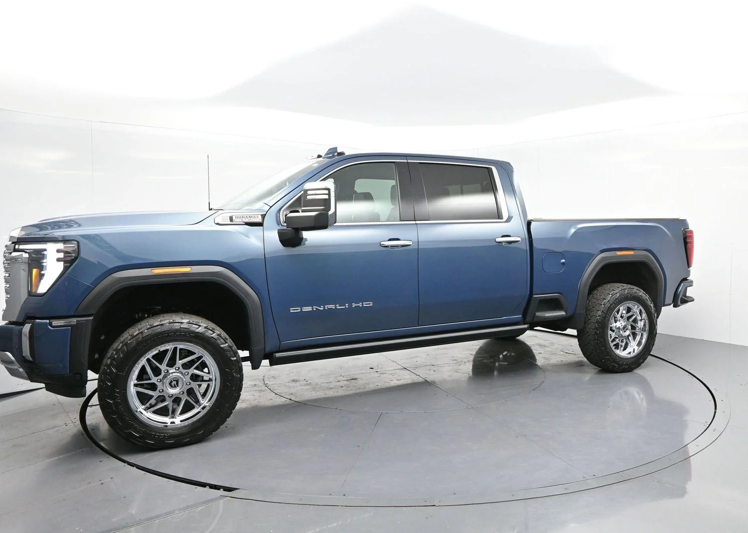 Used 2024 Downpour Metallic GMC Denali image 4