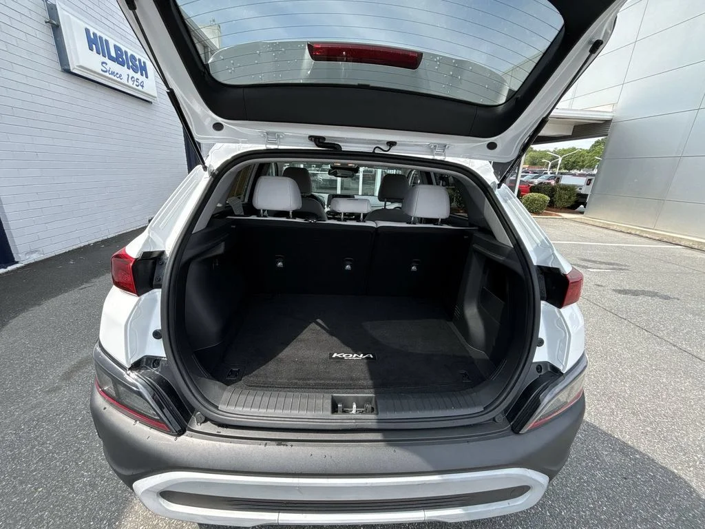 Used 2023 White Hyundai SEL image 20