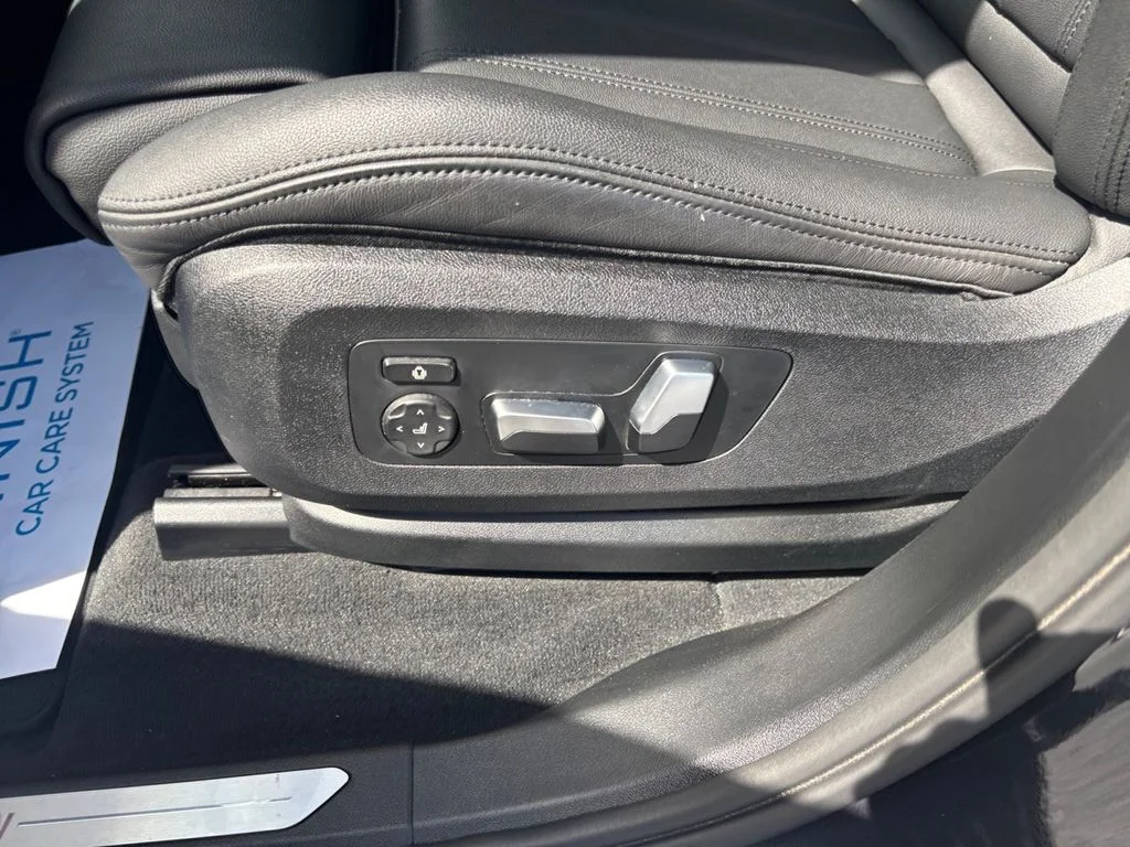 Used 2022 Gray BMW xDrive40i image 31