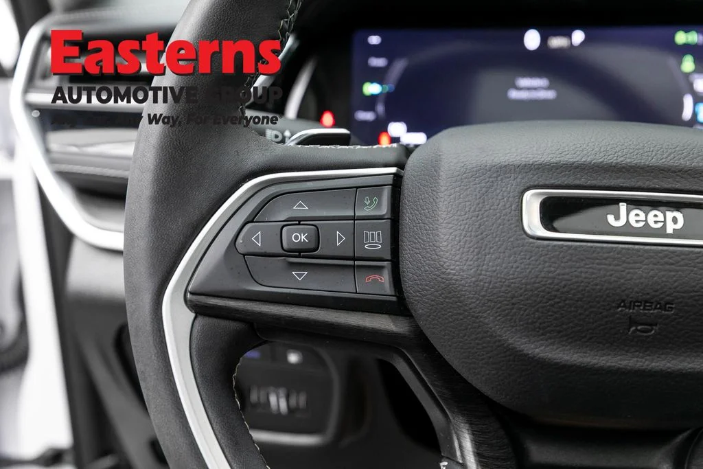 Used 2022 White Jeep 4xe image 15