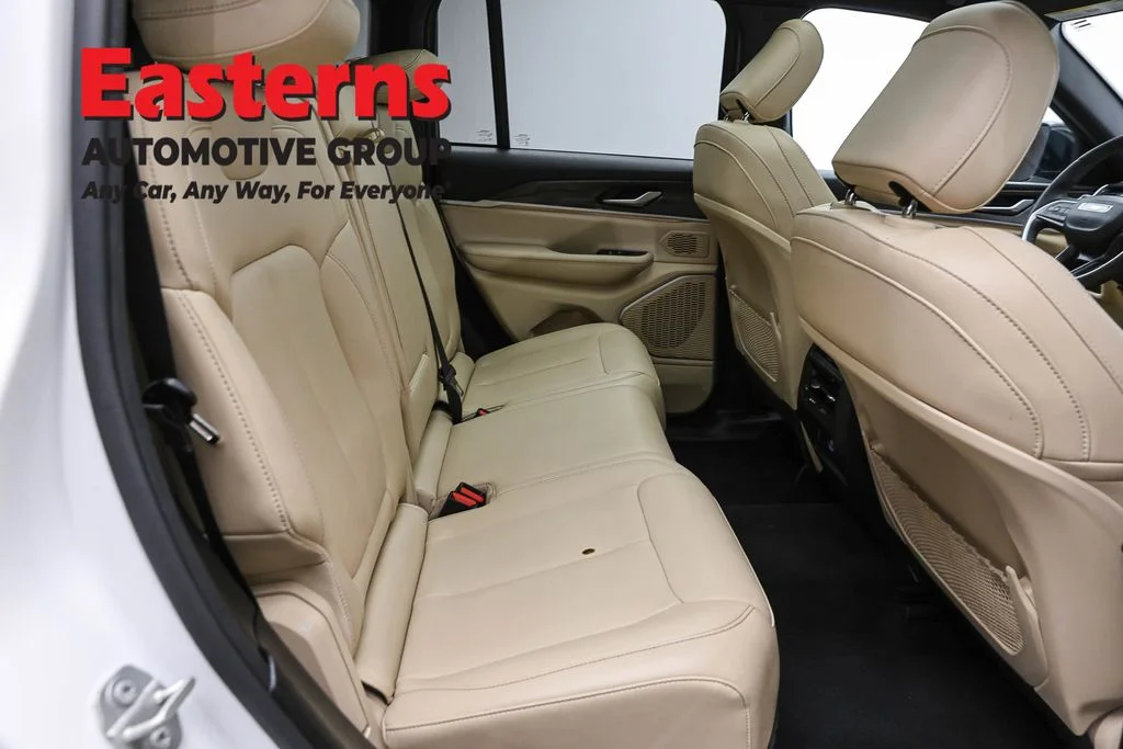 Used 2024 White Jeep 4xe image 26