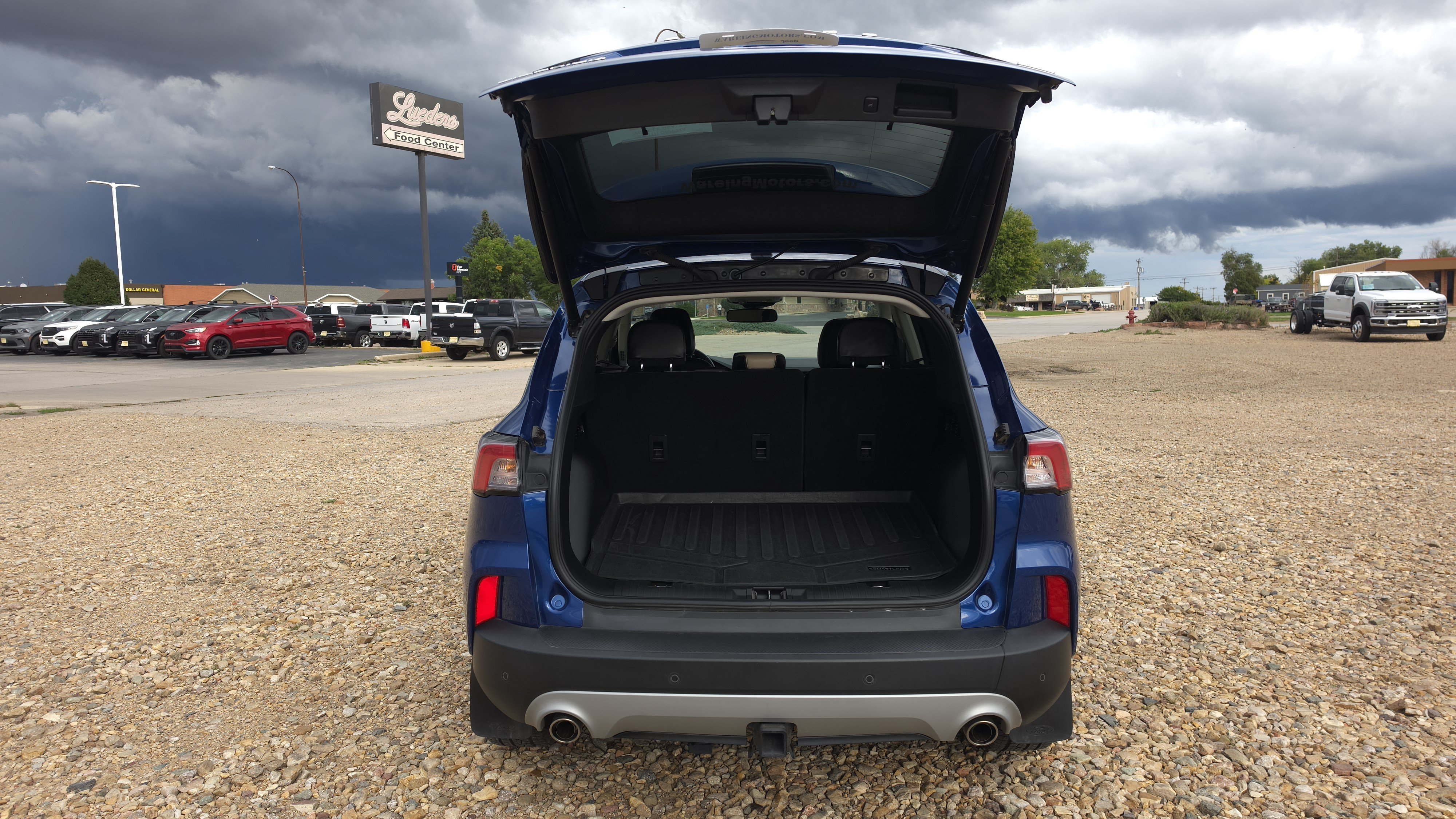 Used 2022 Blue Ford Titanium Plug-In Hybrid image 5