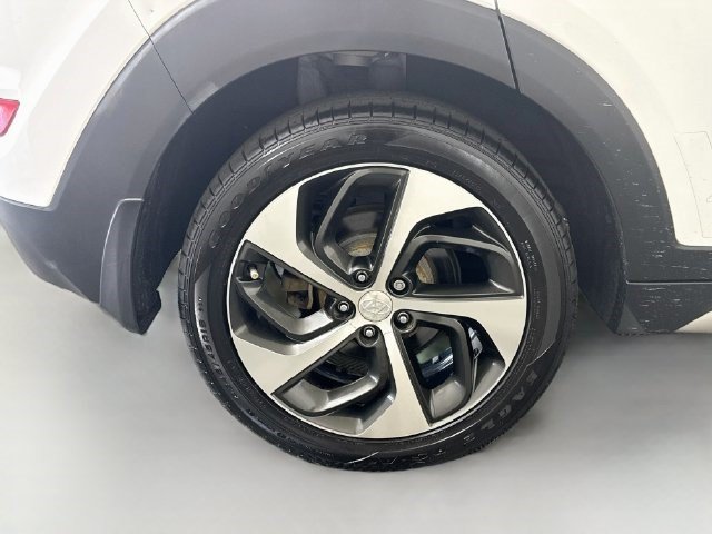 Used 2017 Dazzling White Hyundai Limited image 29