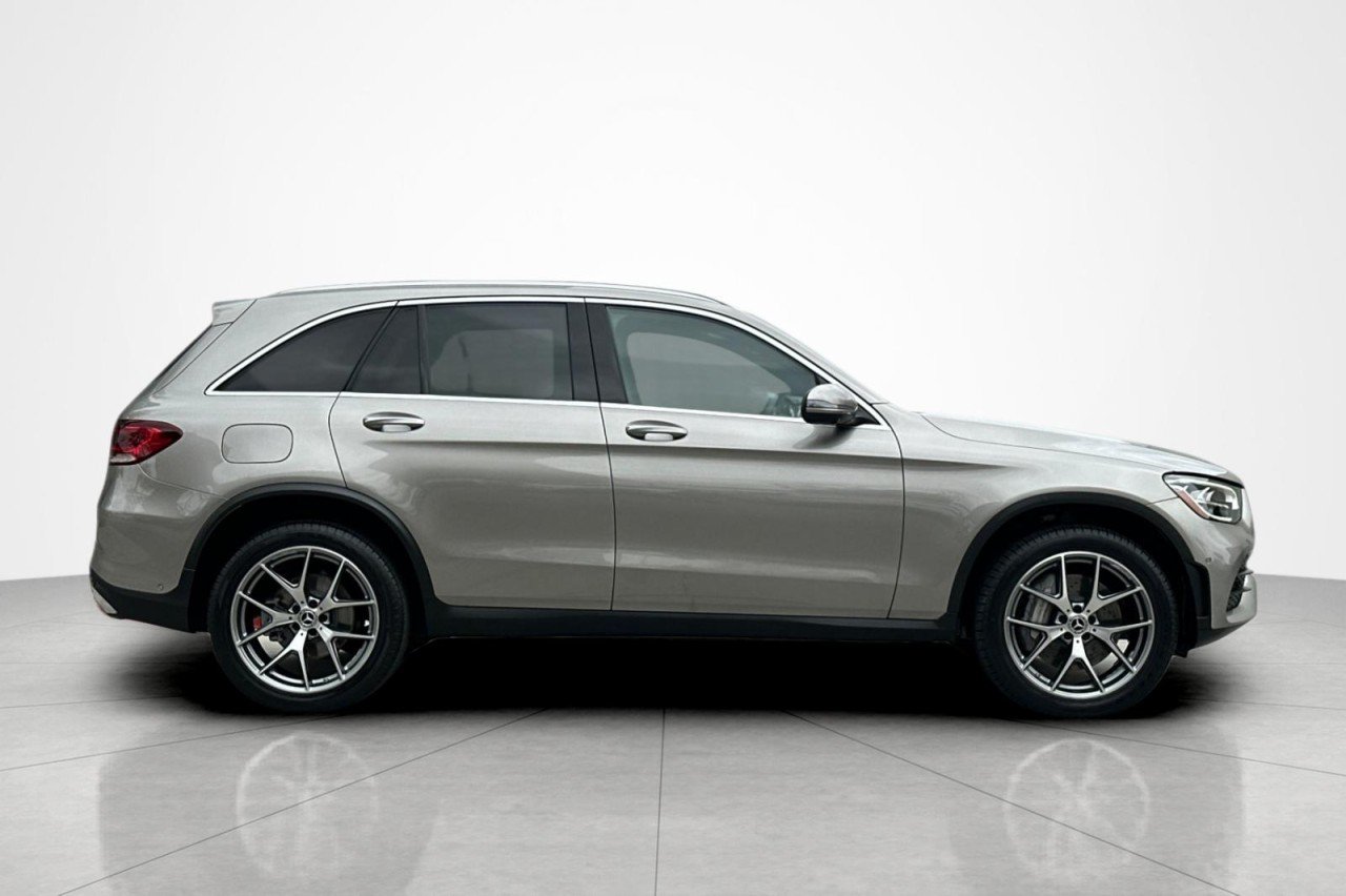 Used 2022 Mojave Silver Metallic Mercedes-Benz GLC 300 image 6