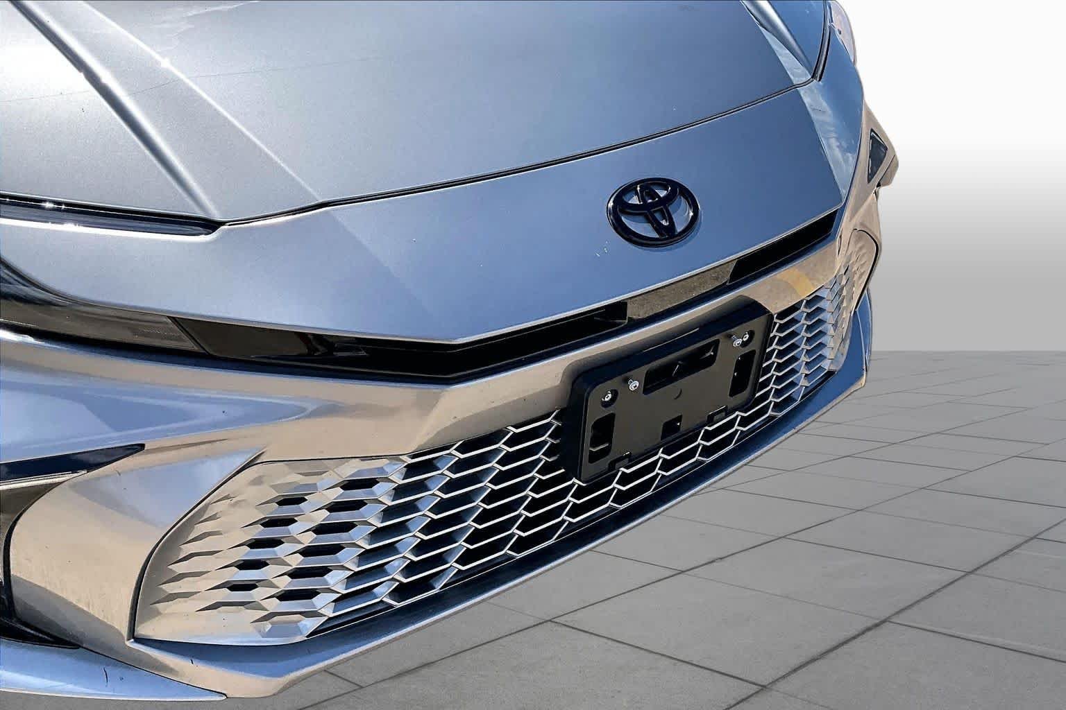 Used 2025 Heavy Metal/Midnight Black Metallic Toyota XSE image 30