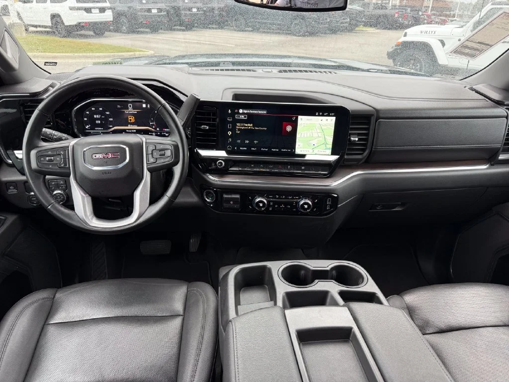 Used 2025 Silver GMC SLT image 7