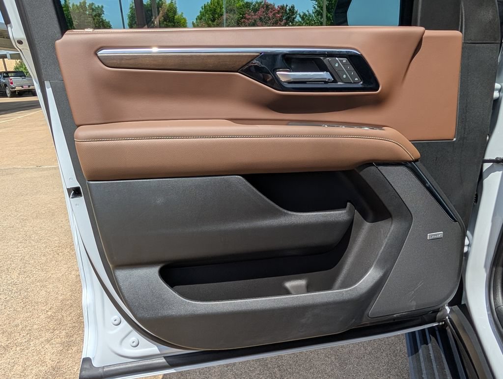 New 2026 Polar White Tricoat Chevrolet High Country image 14