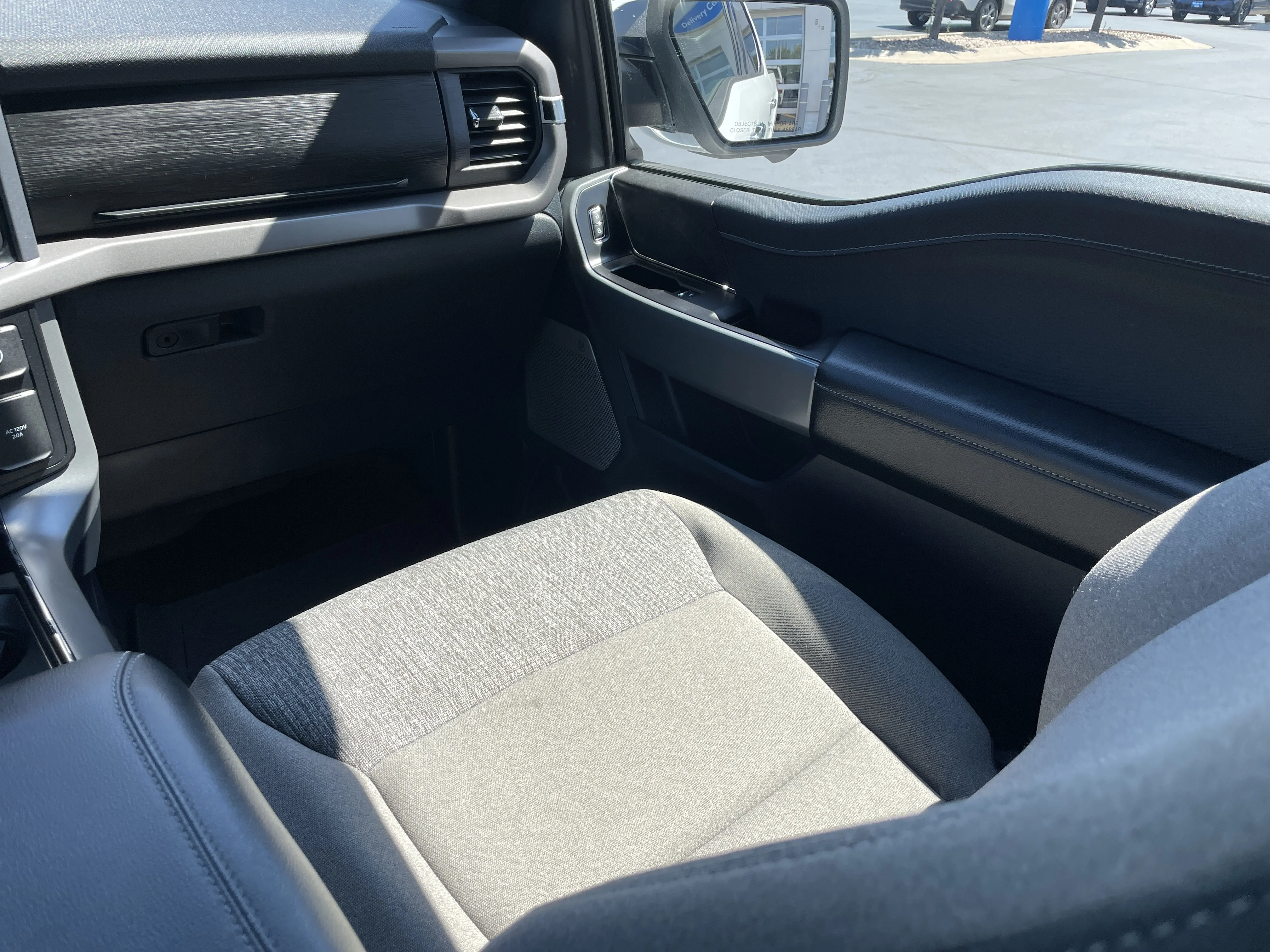 Used 2024 Oxford White Ford XLT image 13