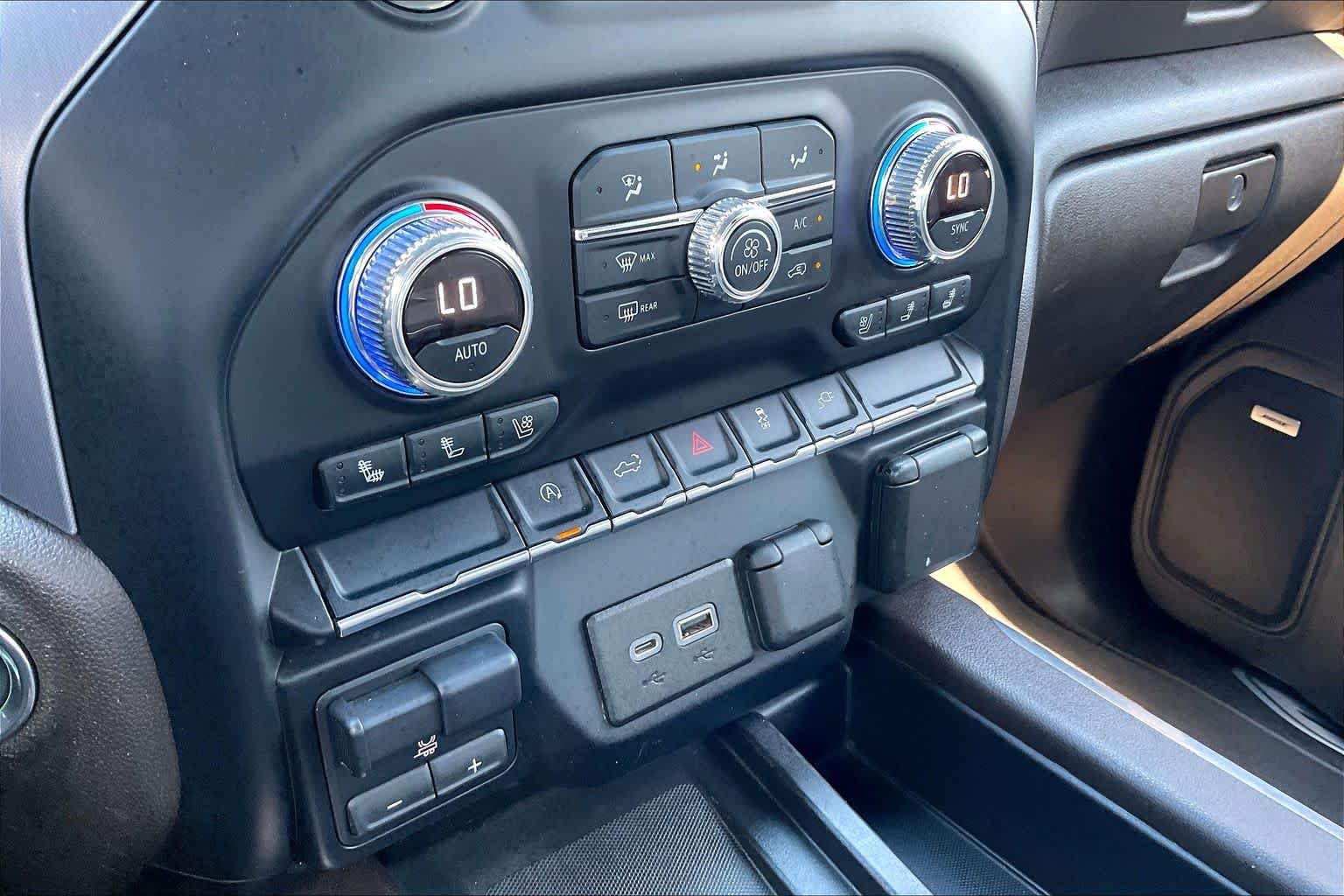 Used 2019 Pacific Blue Metallic GMC SLT image 32