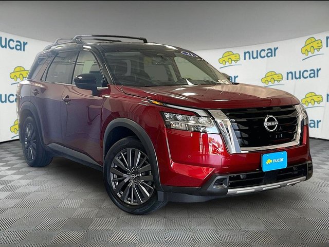 2023 Nissan Pathfinder SL