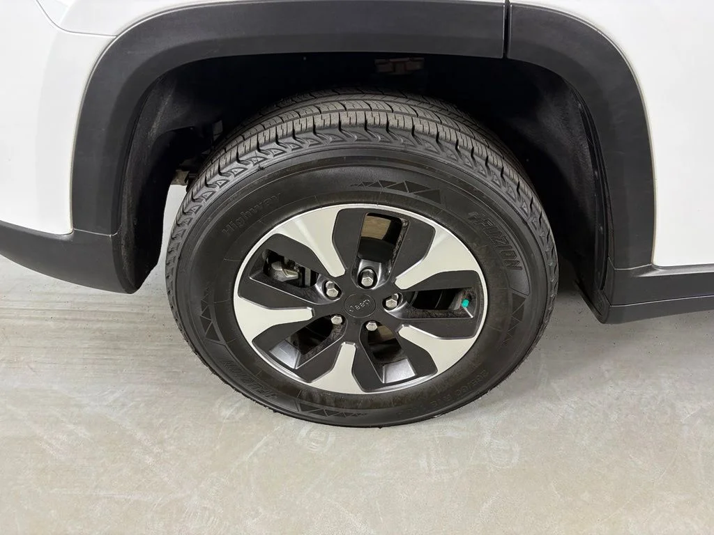 Used 2024 White Jeep 4xe image 11