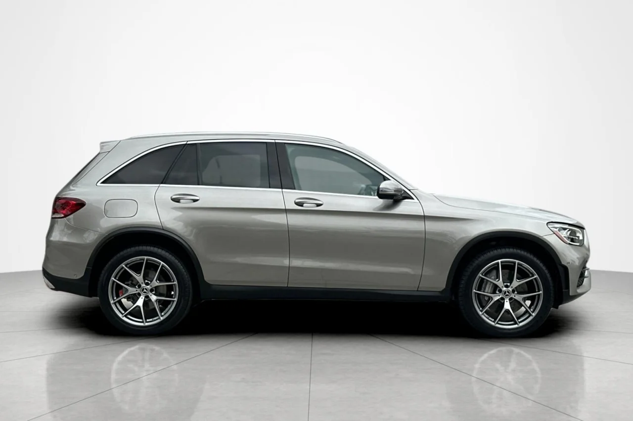 Used 2022 Mojave Silver Metallic Mercedes-Benz GLC 300 image 6