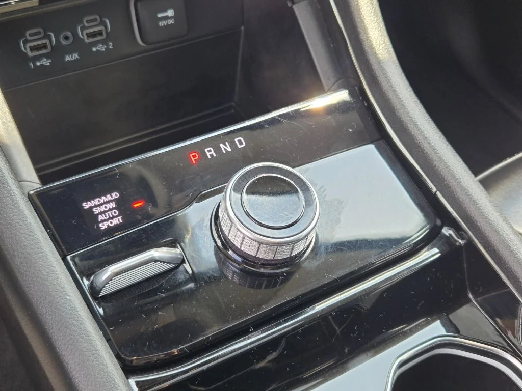 Certified Used 2023 White/off-white Jeep Limited image 31