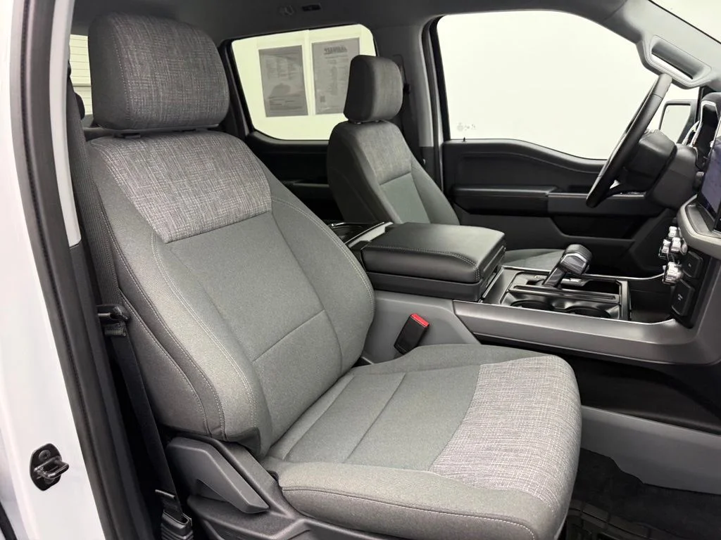 Used 2023 White Ford XLT image 34