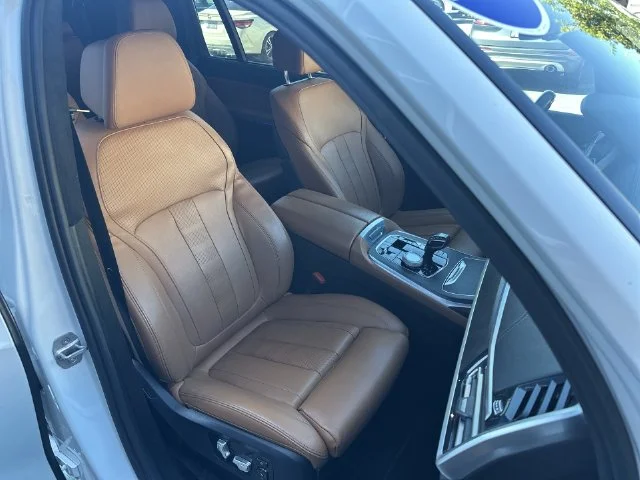 Used 2022 White BMW xDrive40i image 29