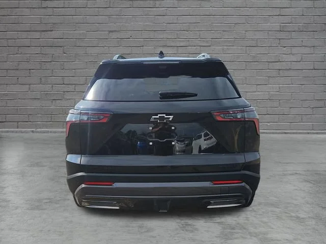 Used 2025 Mosaic Black Metallic Chevrolet ACTIV image 4