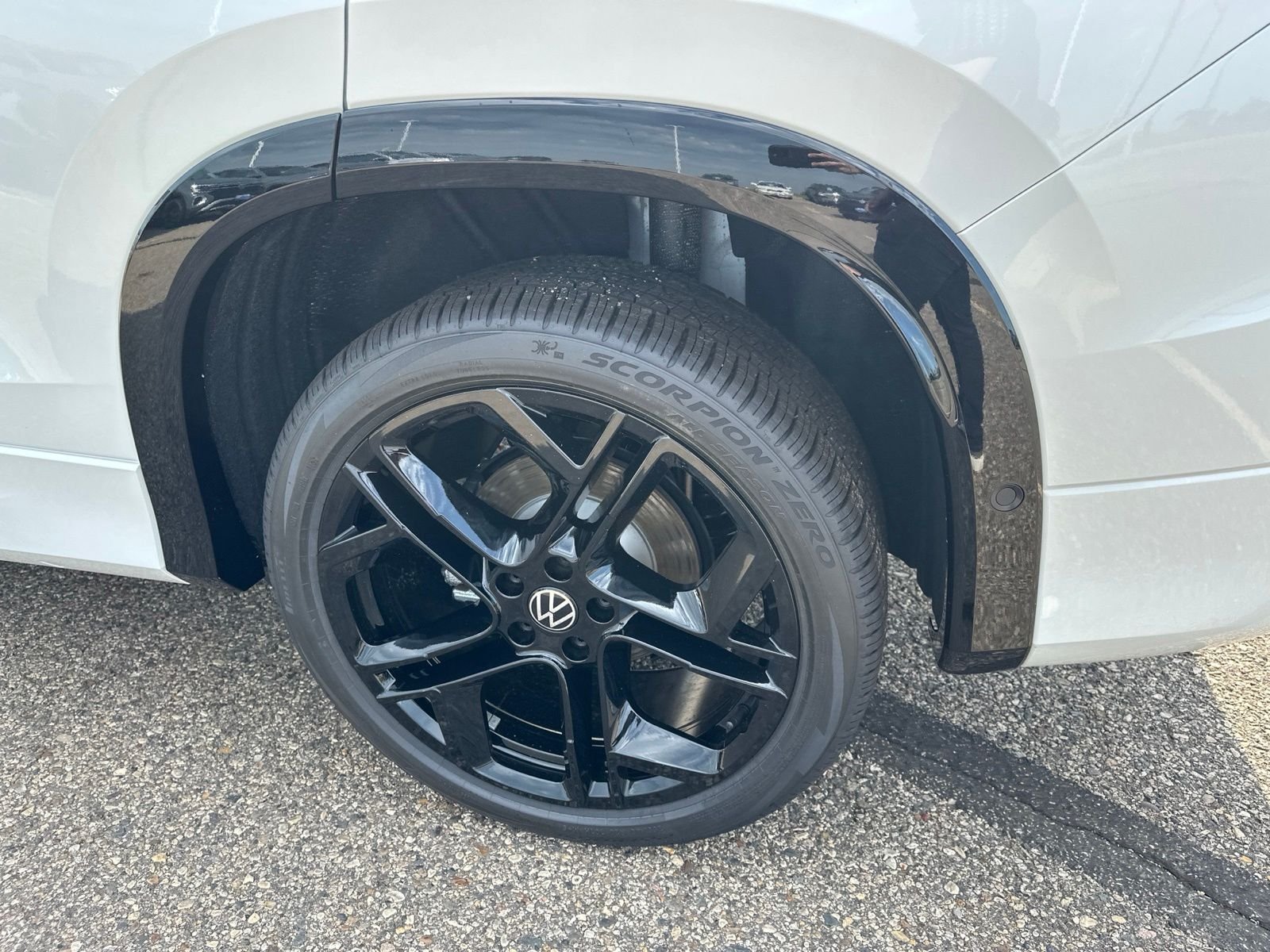 New 2026 White/off-white Volkswagen 2.0T SE R-Line Black image 8