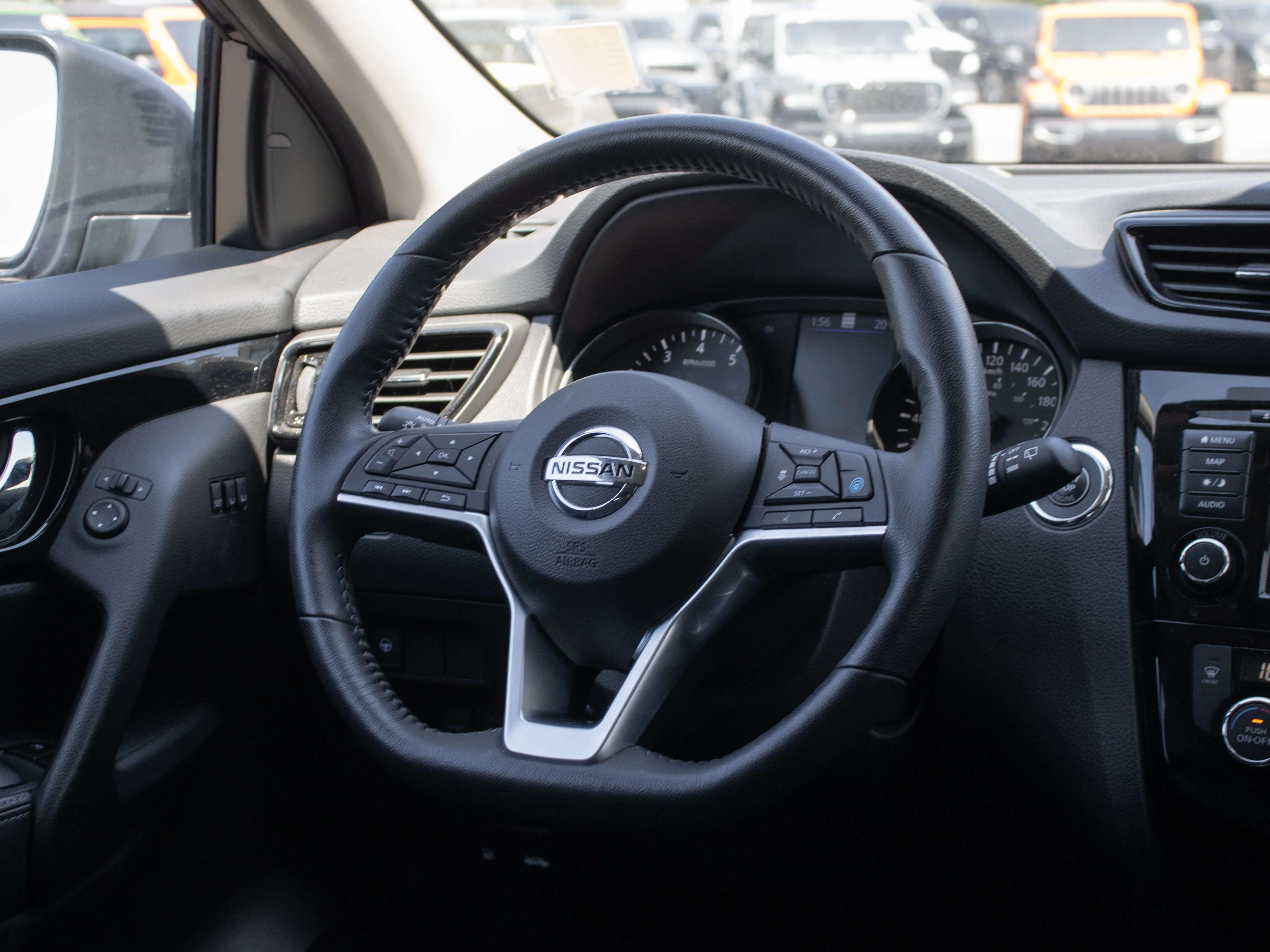 Used 2023 Black Nissan SL* | AWD | Leather Seats | Heated Seats & Steering Wheel | Sunroof | Navigation | image 5