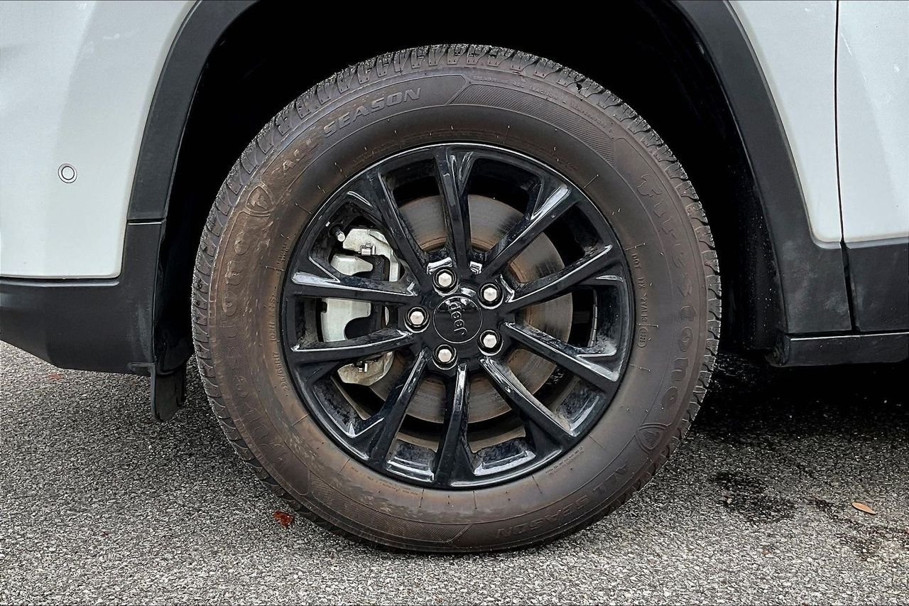 2023 Jeep Cherokee Altitude Lux - Photo 35