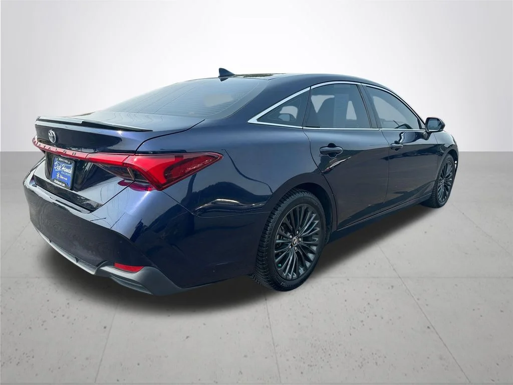 Used 2021  Toyota XSE image 8