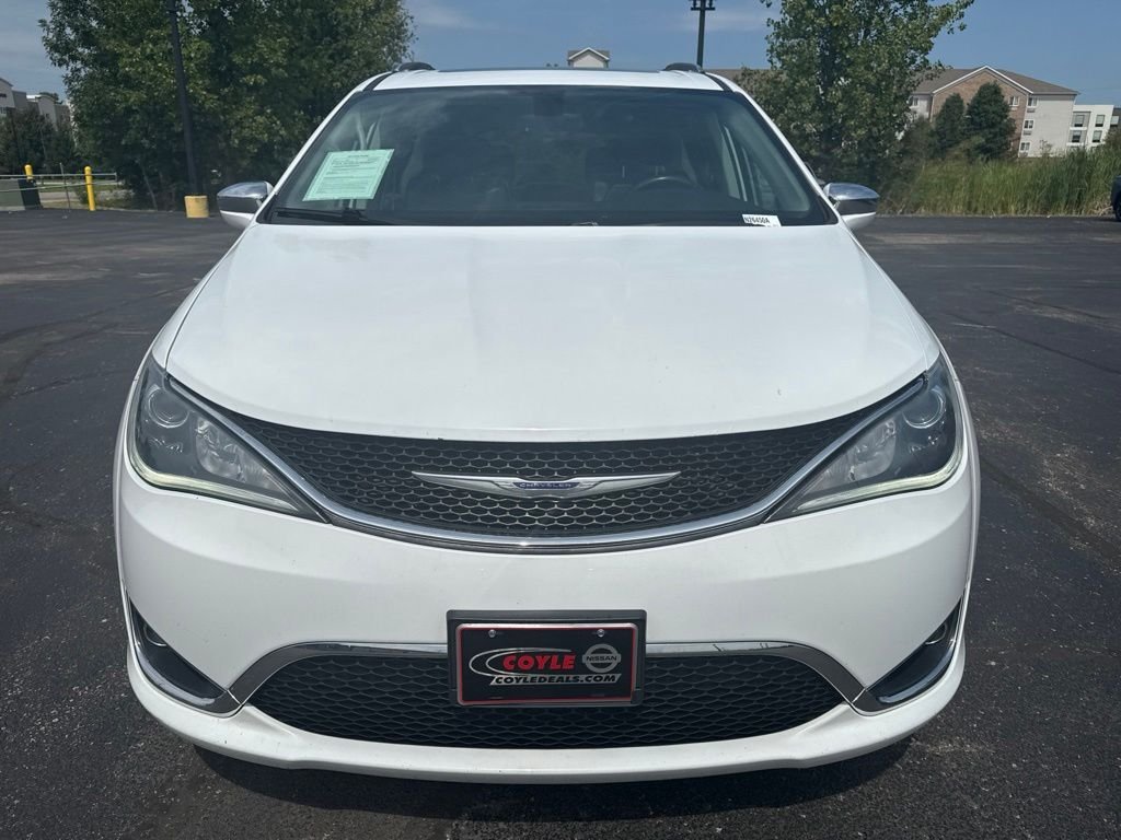Used 2019 White Chrysler Limited image 8
