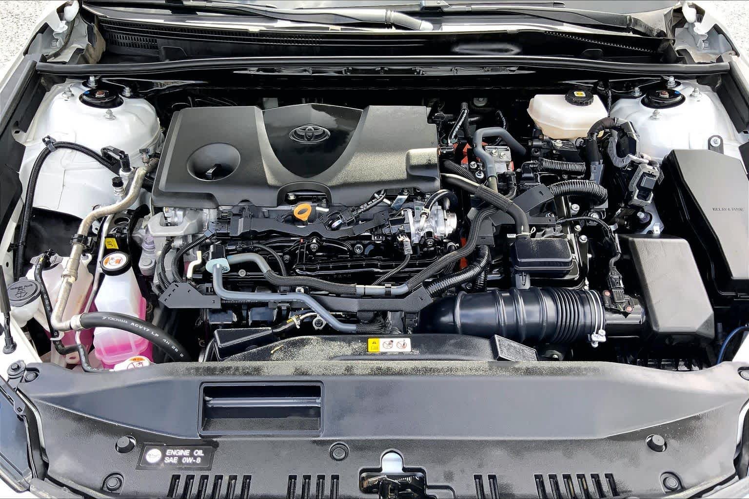 Used 2025 Wind Chill Pearl Toyota XSE image 31