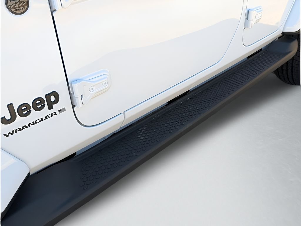 New 2026 Bright White Clear-Coat Exterior Paint Jeep Sahara image 13