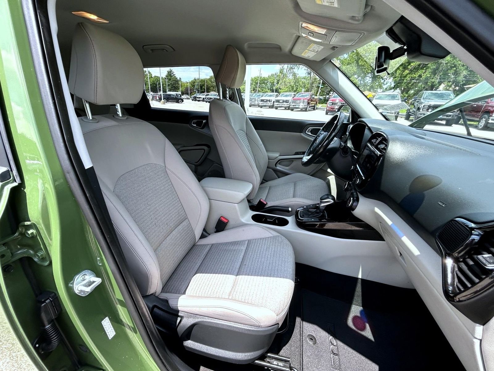 Used 2020 Green Kia EX image 16