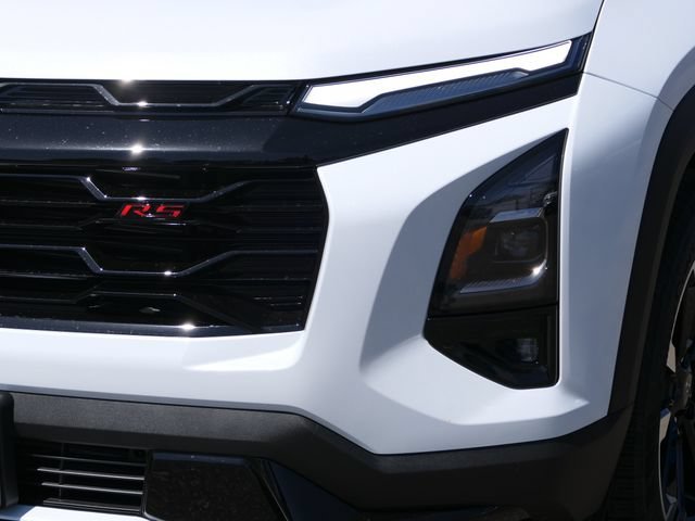 New 2027 Polar White Tricoat Chevrolet RS image 9