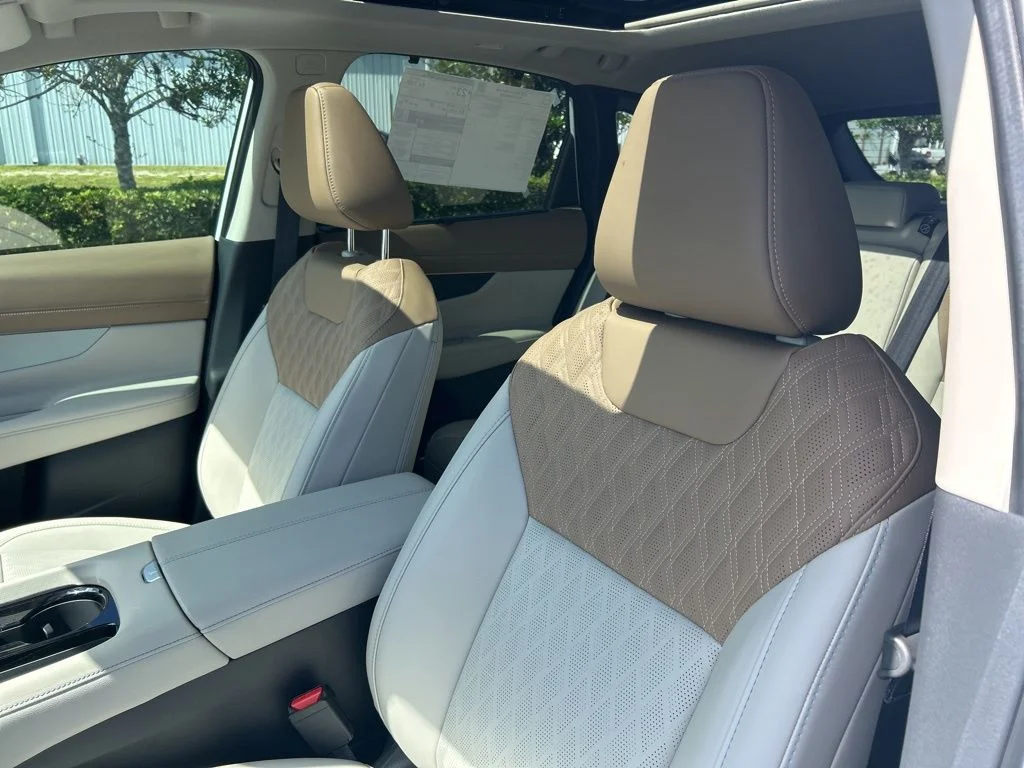 New 2026 Everest White Pearl TriCoat Nissan Platinum image 21