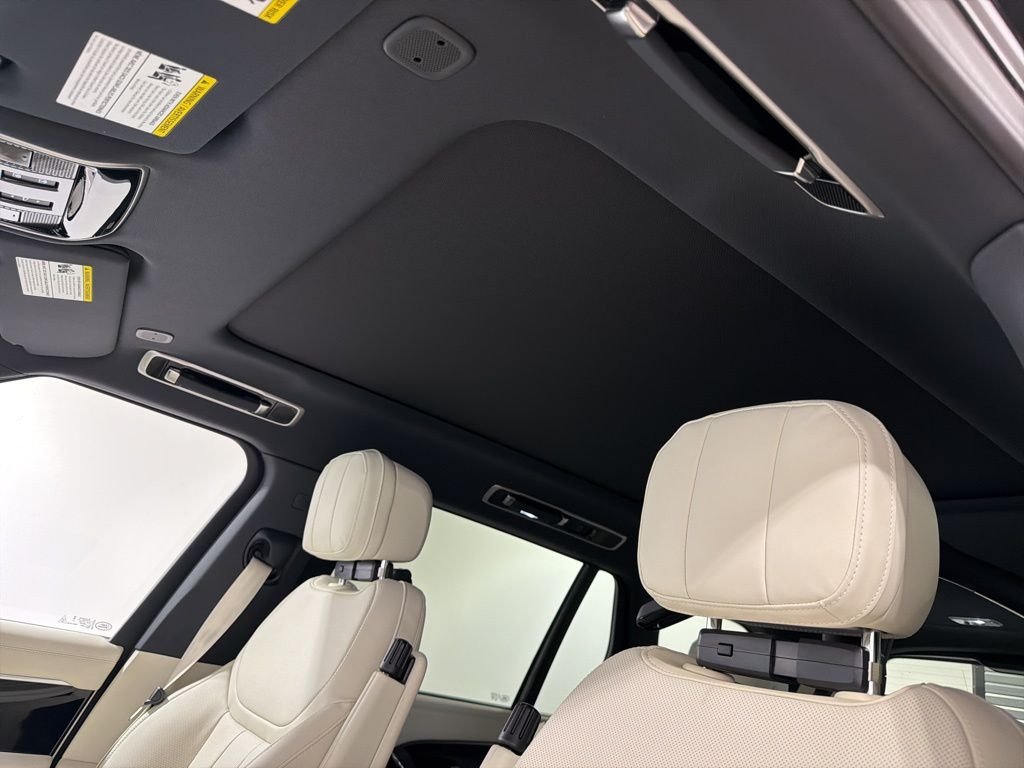 New 2026 Santorini Black Land Rover P530 SE LWB 7 SEAT image 19