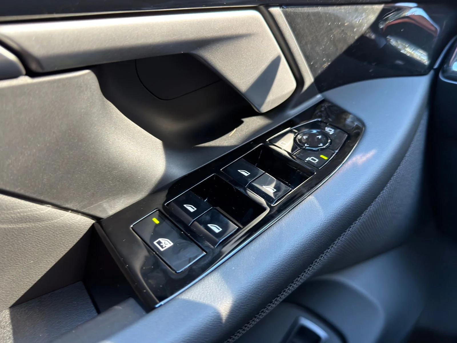 Used 2026 Cape York Green Metallic BMW 530i image 23