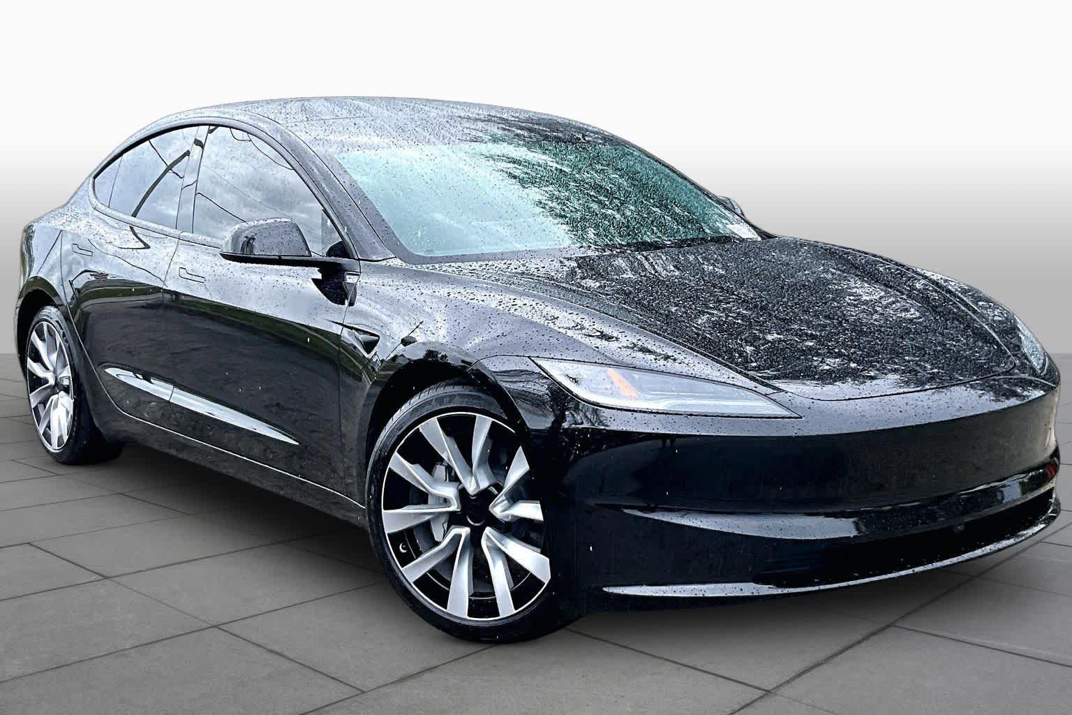 Used 2025  Tesla Long Range image 2